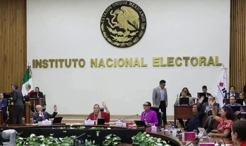 Quita INE triunfo a 46 candidatos por promedio… ¡y cárcel!