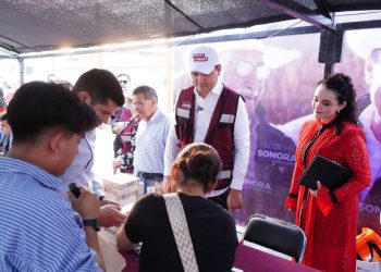 Gobernador Durazo lleva servicios gratuitos a la colonia Café Combate con feria “Sonora Atiende”