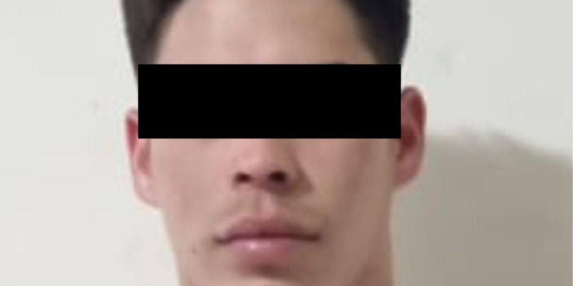 Detienen Gobierno de Sonora y SEMAR a dos personas con arma de fuego, cartuchos y narcótico en Caborca