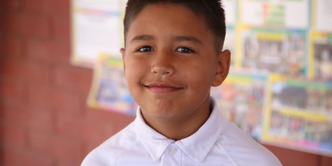 Madres de familia y alumnos agradecen a Gobernador Durazo entrega de libros de texto y desayunos saludables gratuitos