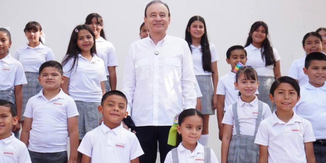 Compromiso cumplido: Gobernador Durazo avanza con entrega de uniformes gratuitos en 67 municipios