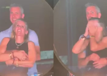 Pareja de infieles es expuesta en concierto de Coldplay