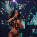 Katy Perry casi cae desde una mariposa voladora en pleno concierto