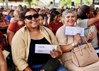 Familias del sur agradecen a Gobernador Durazo entrega de apoyos económicos para mejorar su calidad de vida