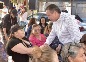 Arranca Toño Astiazarán pavimentación en tramo de la calle Sóstenes Rocha