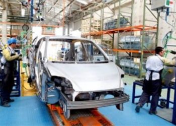 Ninguna automotriz ha mencionado que se mueva de México: Sheinbaum