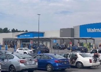 Apuñalan a 11 personas en supermercado en Michigan