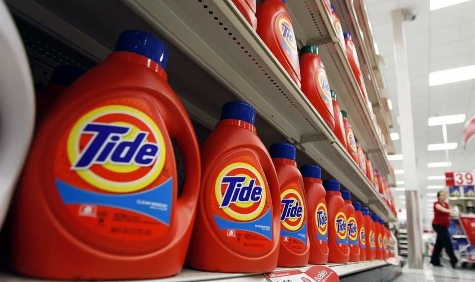 Trasladan empresas aranceles a los consumidores