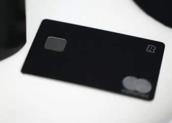 Desmantelan red de estafadores integrada por exempleados de bancos