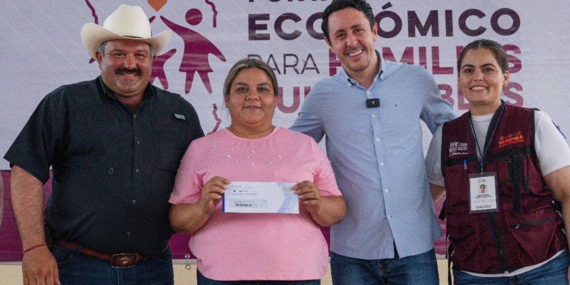 Beneficia Gobierno de Sonora a más de mil familias con apoyos económicos en el sur del estado