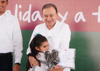 Compromiso cumplido: Gobernador Durazo concluye entrega de uniformes gratuitos en los 72 municipios