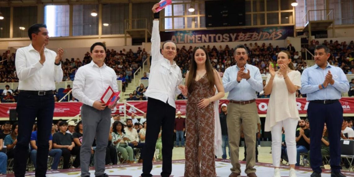Gobernador Durazo beneficia a más de cinco mil estudiantes cajemenses con Becas Sonora de Oportunidades