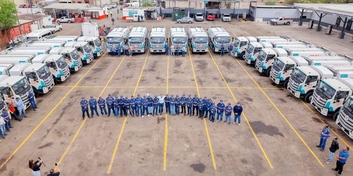 Entrega Toño Astiazarán 25 nuevas unidades recolectoras 100% eléctricas; es la flotilla más grande del país