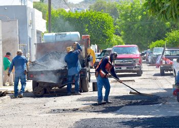 Realiza Ayuntamiento de Hermosillo jornada intensa de bacheo en 19 colonias
