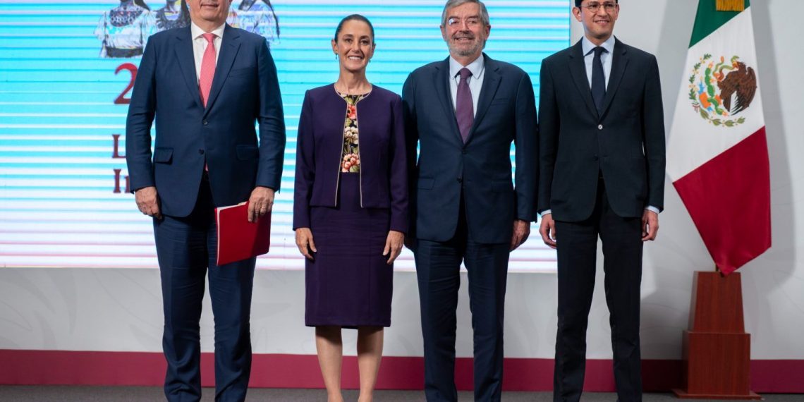 La prórroga de aranceles coloca a México en ventaja frente al resto del mundo, afirman Sheinbaum y Ebrard