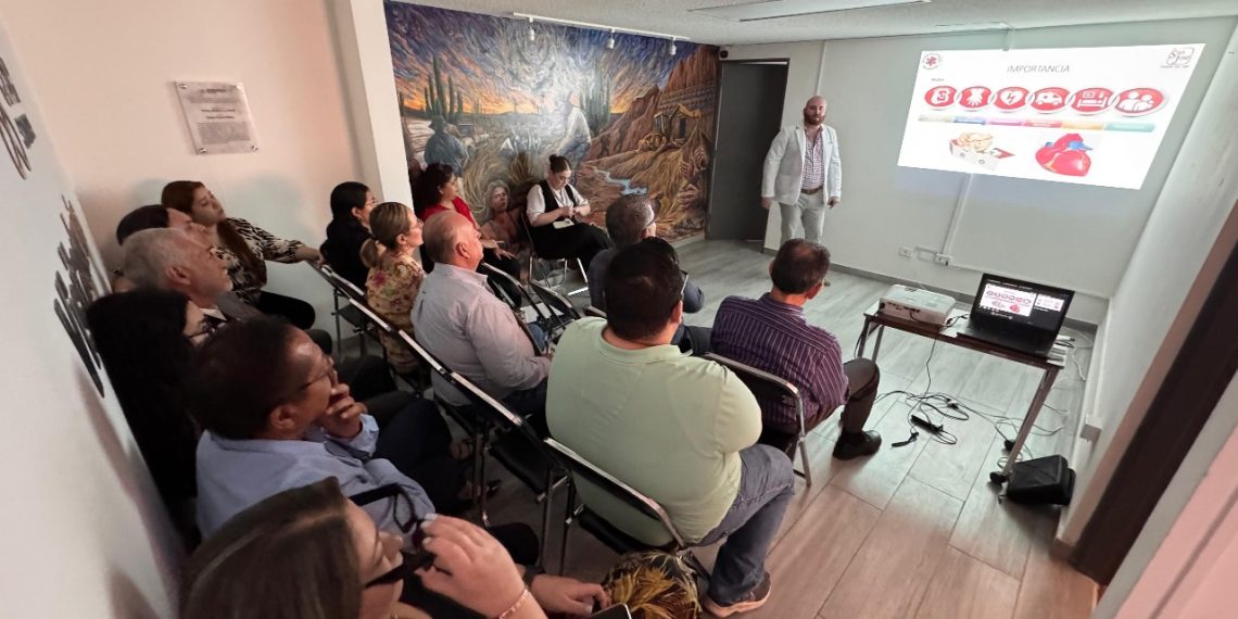 Capacitan en reanimación cardio pulmonara personal de la CEDH Sonora