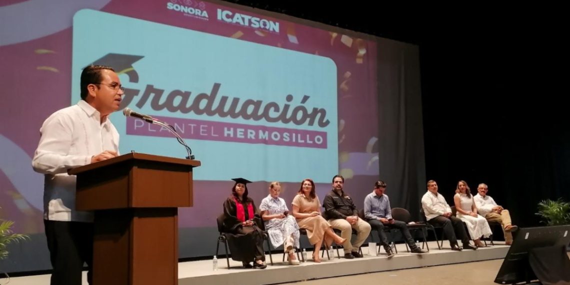 Gobierno de Sonora reconoce el esfuerzo y la dedicación de egresados del Icatson