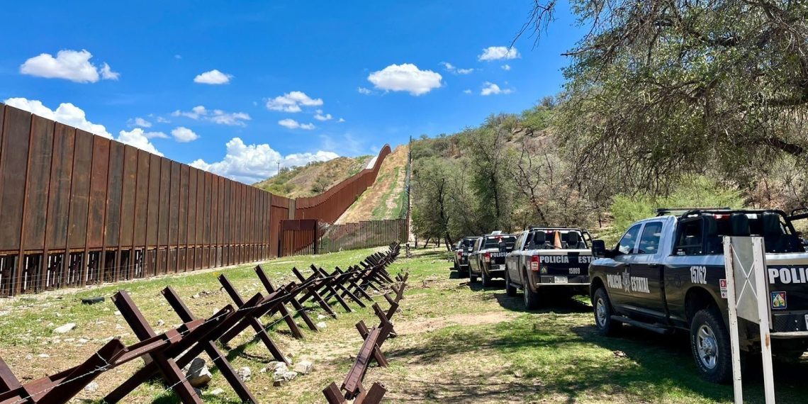 Auxilia División Fronteriza del Gobierno de Sonora a ciudadanos en Nogales