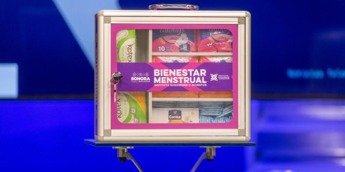 Gobierno de Sonora entrega botiquines de Bienestar Menstrual a preparatorias y universidades