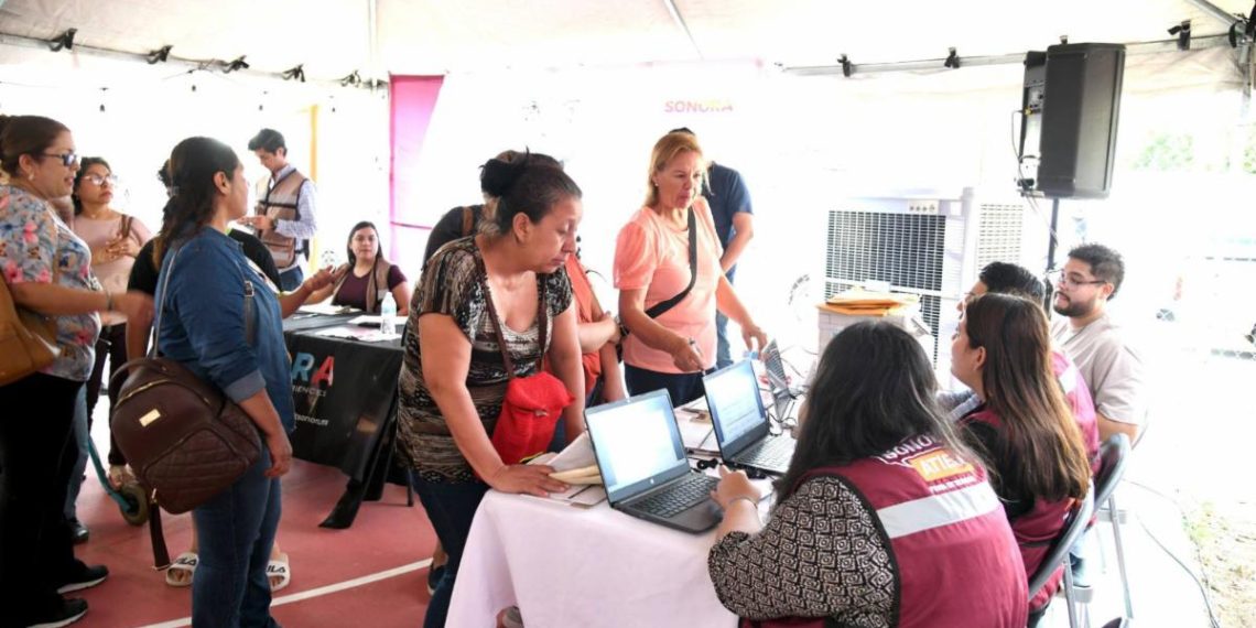 Gobernador Durazo beneficia a vecinos de la colonia Choyal con jornada “Sonora Atiende”