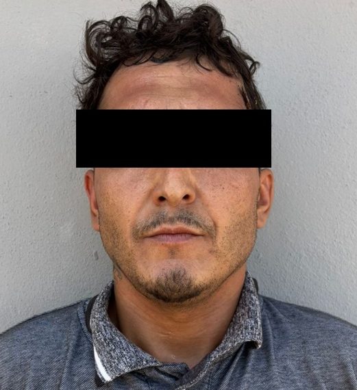 Informa Gobierno de Sonora detención de dos personas con armas de fuego y vehículo robado en Agua Prieta