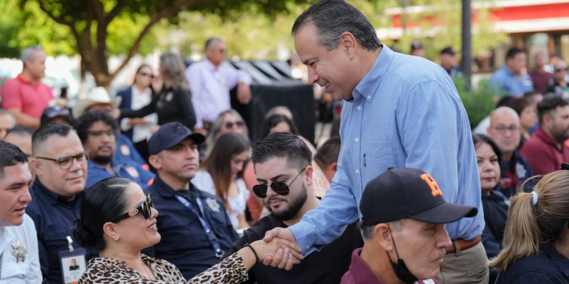 Reconoce Toño Astiazarán trayectoria de servidoras y servidores públicos de Hermosillo