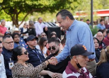Reconoce Toño Astiazarán trayectoria de servidoras y servidores públicos de Hermosillo