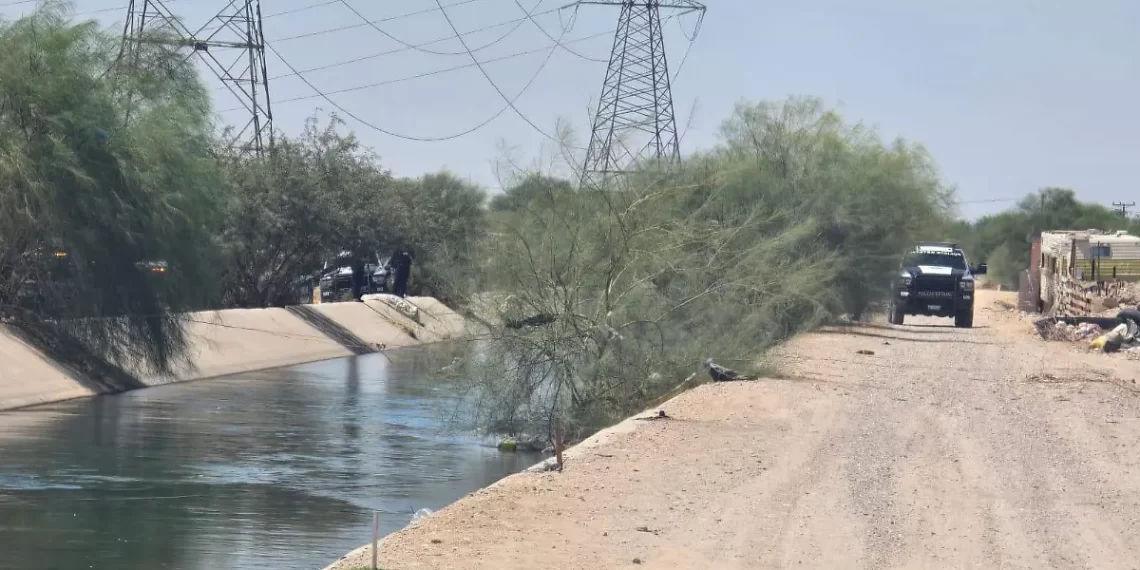 Hallazgo de cuerpo desnudo flotando en el canal de S.L.R.C. moviliza a la policía