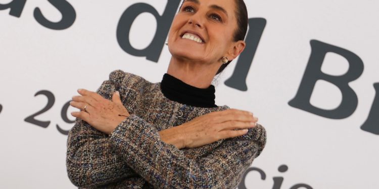 ‘Por eso hablamos de continuidad de la 4T’: Sheinbaum celebra disminución de pobreza