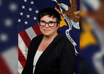 Despide Trump a funcionaria por ‘falsear’ reporte de empleo