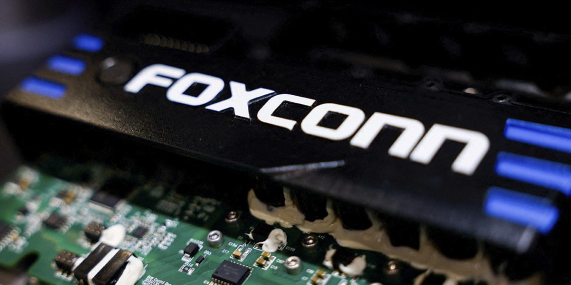 Foxconn anuncia inversión de 168 millones de dólares en México