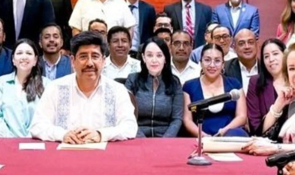 Deja Vidulfo caso Ayotzinapa; iría a la Corte
