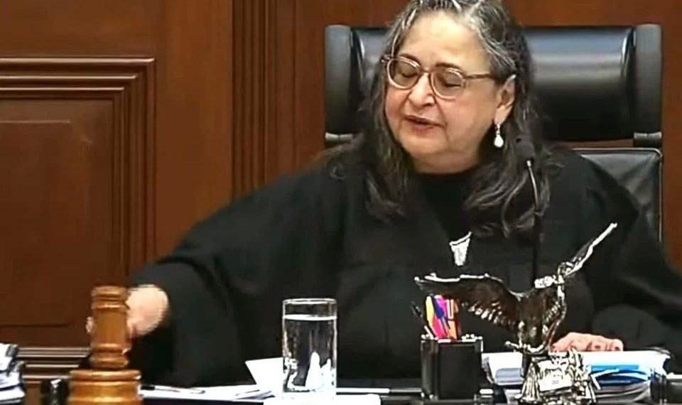 Publica Piña informe final; elogia reforma de Zedillo