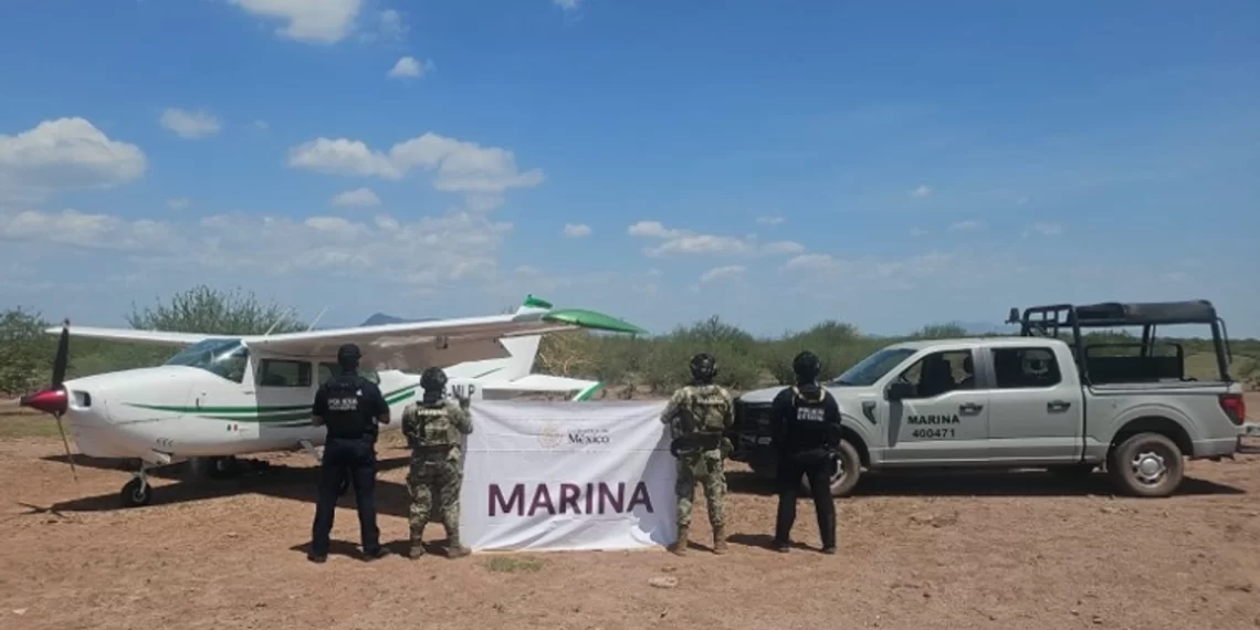 Intercepta Marina avioneta con presunta metanfetamina en Cajeme, Sonora