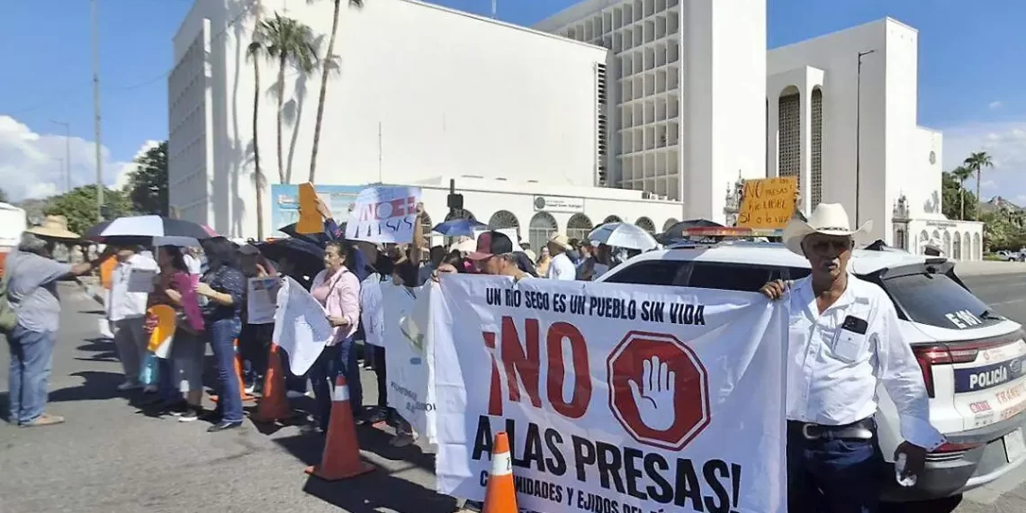 Se manifiestan habitantes de pueblos del Río Sonora en contra de construcción de presas