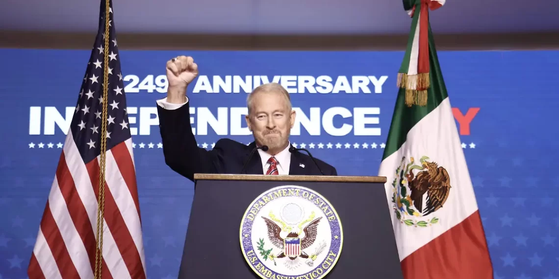 Embajador de EU destaca baja en las incautaciones de fentanilo