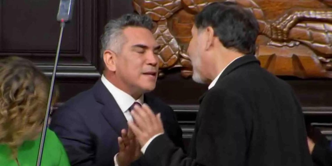 Noroña y ‘Alito’ Moreno se enfrentan a golpes en el Senado