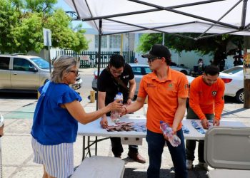 Refuerza Gobierno de Sonora acciones preventivas con entrega de agua y suero