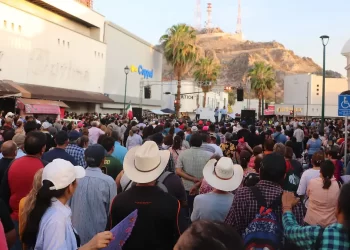 Marchan en Hermosillo para exigir a CFE que cesen los apagones eléctricos