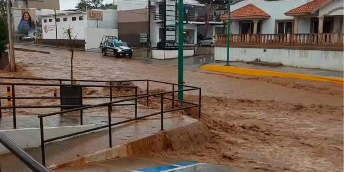 Lluvia en Nogales deja una persona desaparecida y cinco rescatadas de arroyos