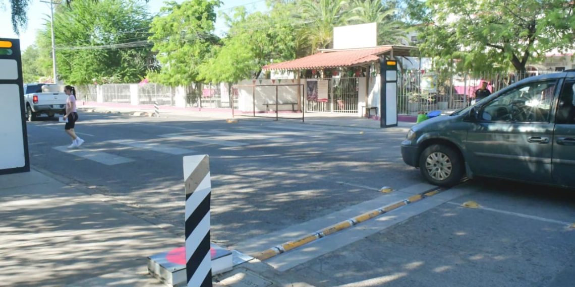 Opera con eficacia tope inteligente para prevenir accidentes viales en calle Heriberto Aja