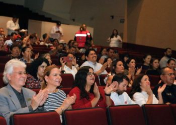 DIF Sonora y SSP imparten conferencia de prevención de adicciones en Cobach Villa de Seris