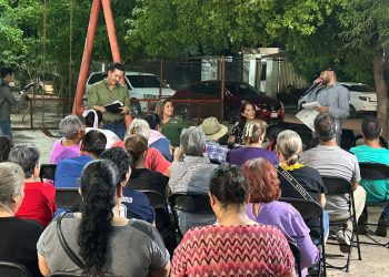 David Figueroa informa, escucha y sirve a las familias de Hermosillo