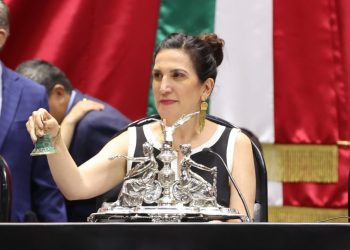 Recibe la Cámara de Diputados iniciativa de la presidenta de la República que prohíbe cigarrillos electrónicos y vapeadores