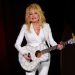 Dolly Parton pospone residencia en Las Vegas por problemas de salud