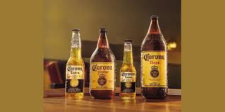 Modelo cumple 100 años y celebra con homenaje a los mexicanos