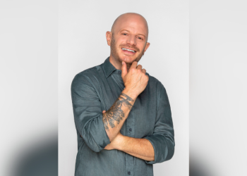 Pide ‘clavarse’ en temas del país no en LCDLFM