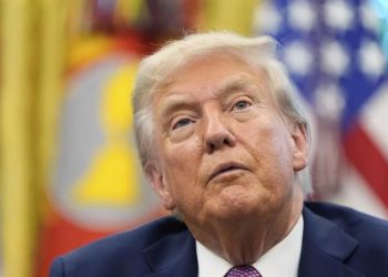 En caso de riesgo, derribaremos aviones de Venezuela: Trump