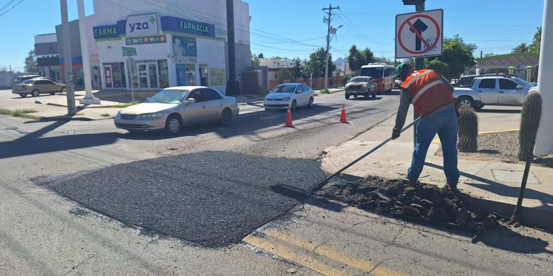 Refuerza Ayuntamiento de Hermosillo cuadrillas para trabajos de bacheo en la ciudad