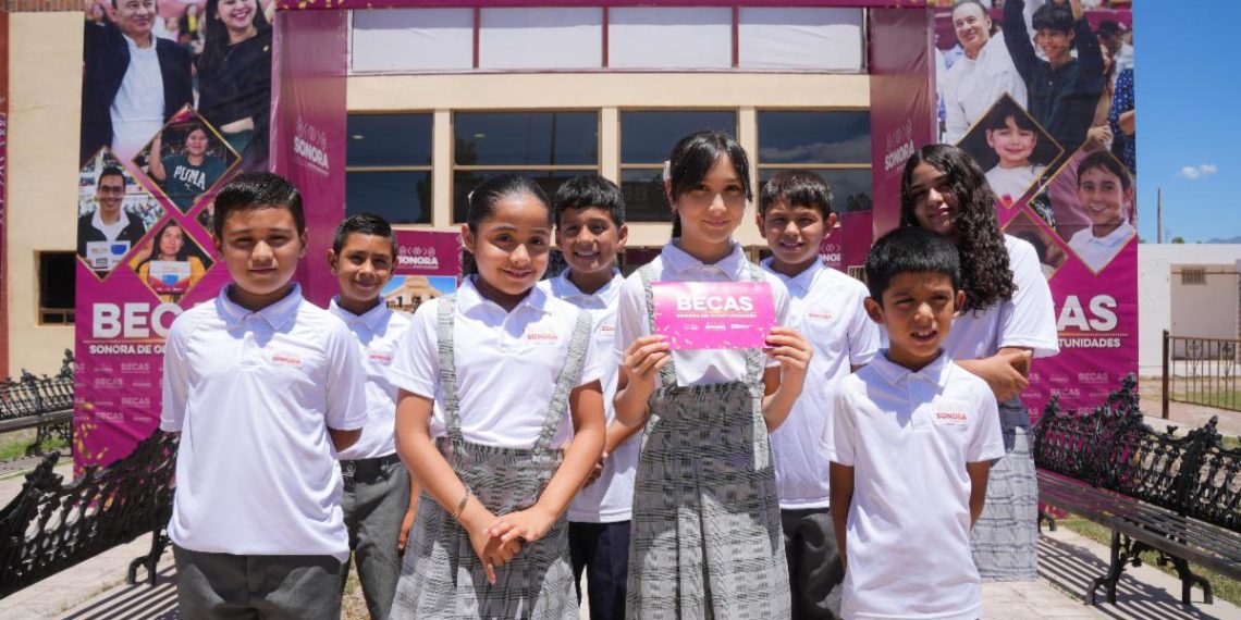 Gobernador Durazo invita a participar en la convocatoria de becas públicas para nivel básico